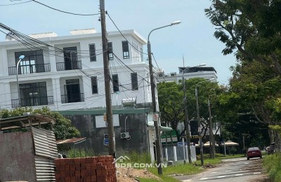 Chào bán  lô  đất đường Chúc Động lên số nhà 12, Liên Chiểu, Đà Nẵng
Giá bán chỉ : 5,49 tỷ   thương lượng.